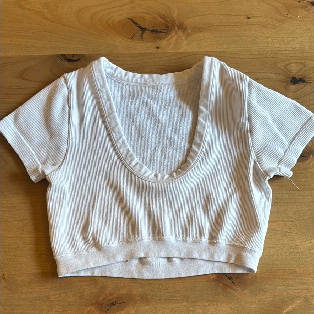 Alo ribbed white crop top